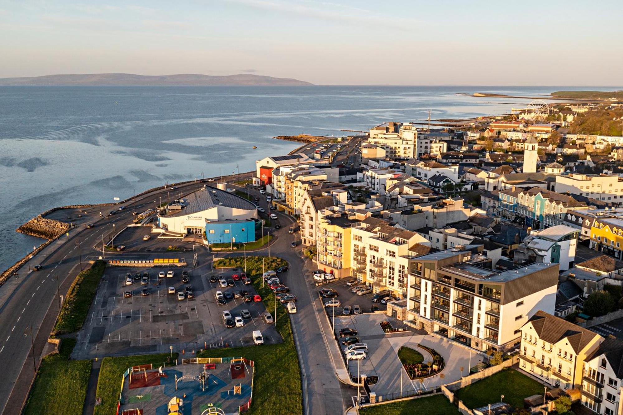 Shoreline Apartments Galway Esterno foto