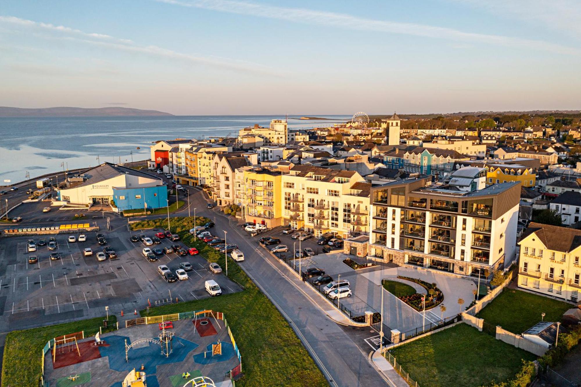 Shoreline Apartments Galway Esterno foto