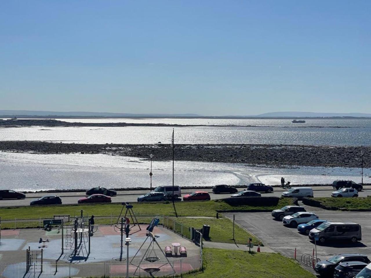 Shoreline Apartments Galway Esterno foto